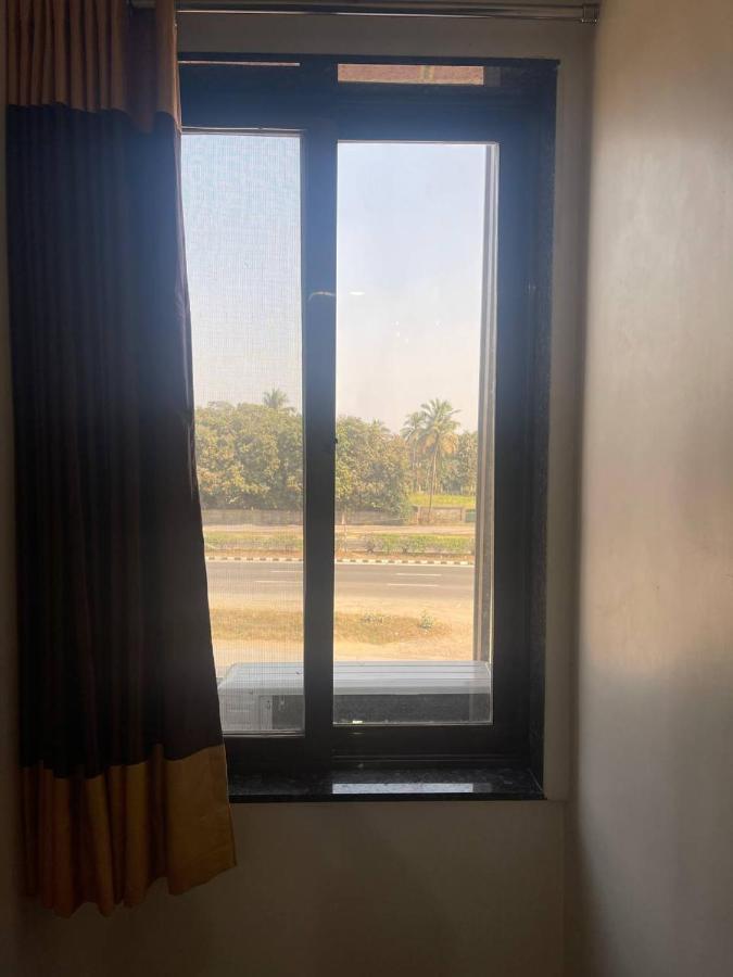 Hotel Nilkanth Navsari Екстер'єр фото
