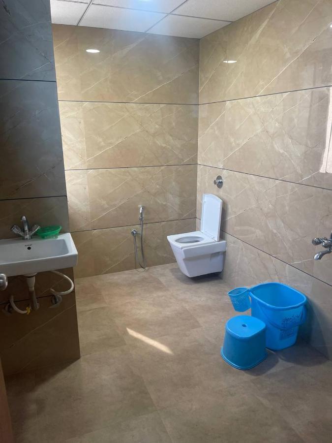 Hotel Nilkanth Navsari Екстер'єр фото