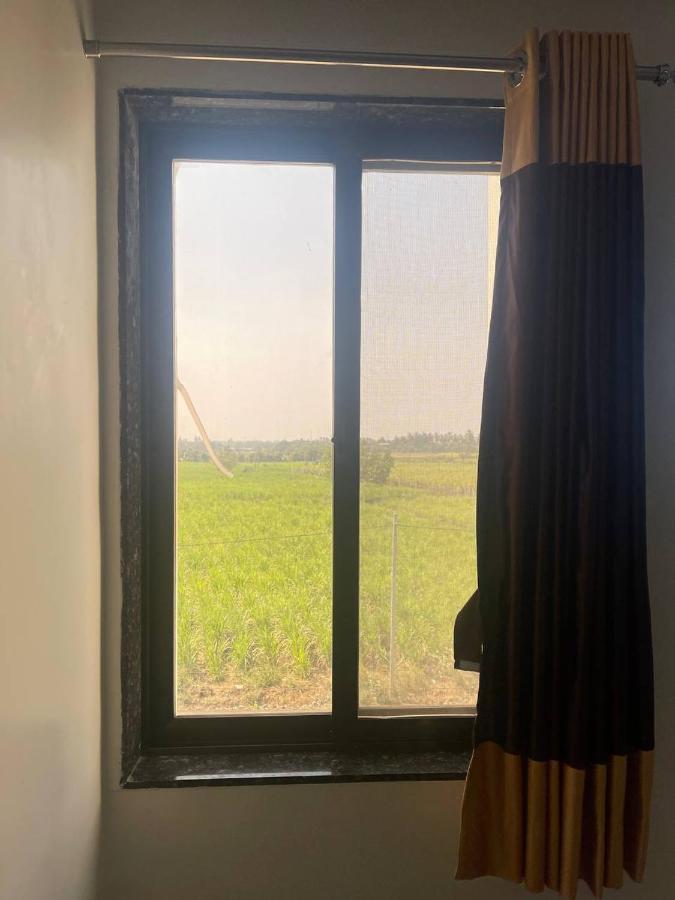 Hotel Nilkanth Navsari Екстер'єр фото