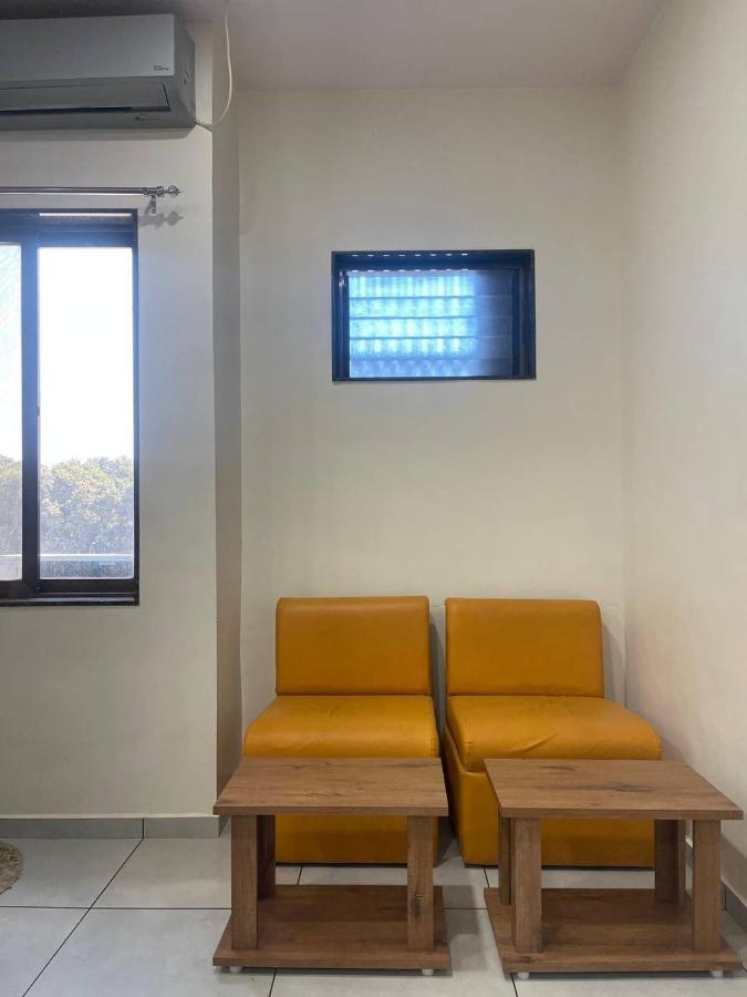 Hotel Nilkanth Navsari Екстер'єр фото